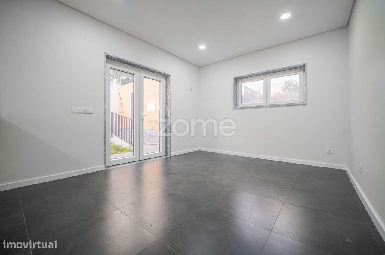 Moradia T3 com 6 assoalhadas, nova, no Alto dos Gaios - Estoril-8