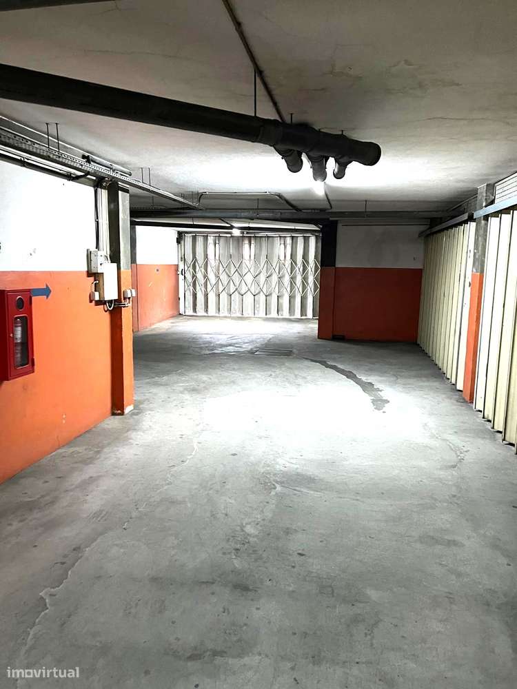 Armazém/ Garagem Individual com 34 m2 - Grande imagem: 4/15