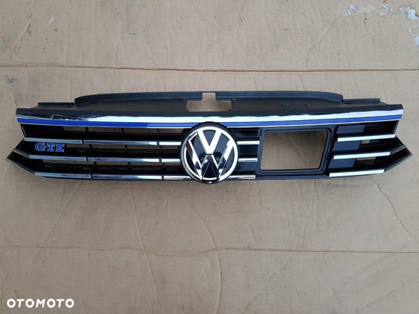 Grill atrapa VW E-PASSAT B8 GTE 3G0 - 1