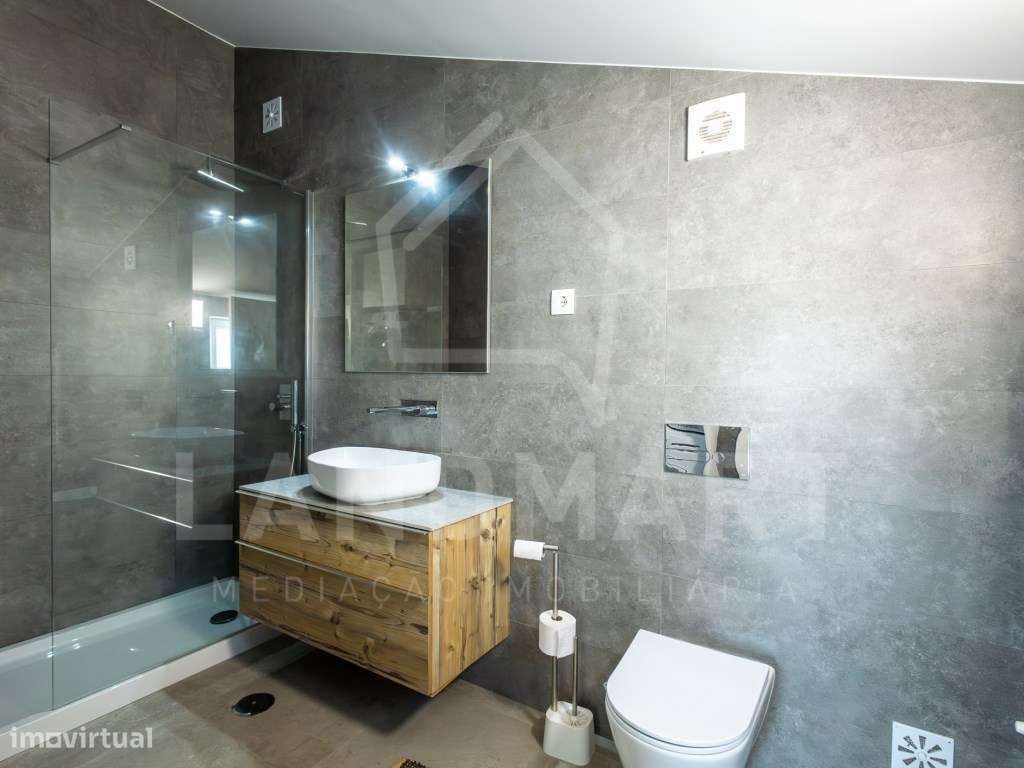 Apartamento T3 Duplex, Centro de Turquel-48