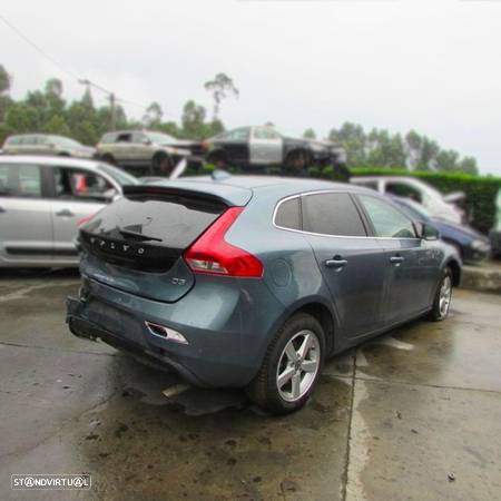 Volvo V40 Fastback 2.0 D3 (150Cv) de 2013 - Peças Usadas (7303) - 3