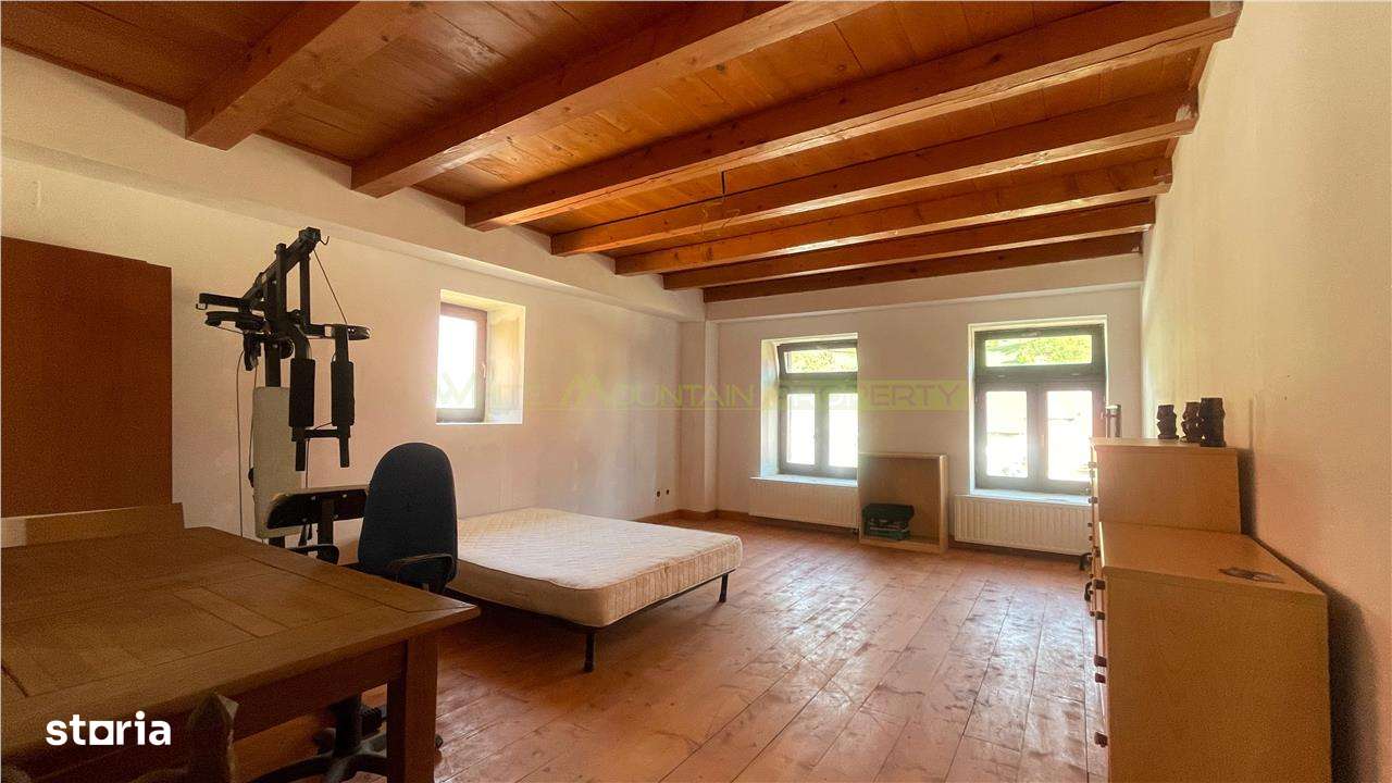 Casa speciala cu istorie de vanzare Jimbor | Fosta scoala - Imagine principală: 4/15