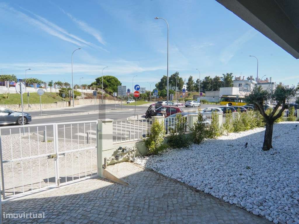 Prédio com Licença de Serviços para Arrendamento em Alfragide, Lisboa-5