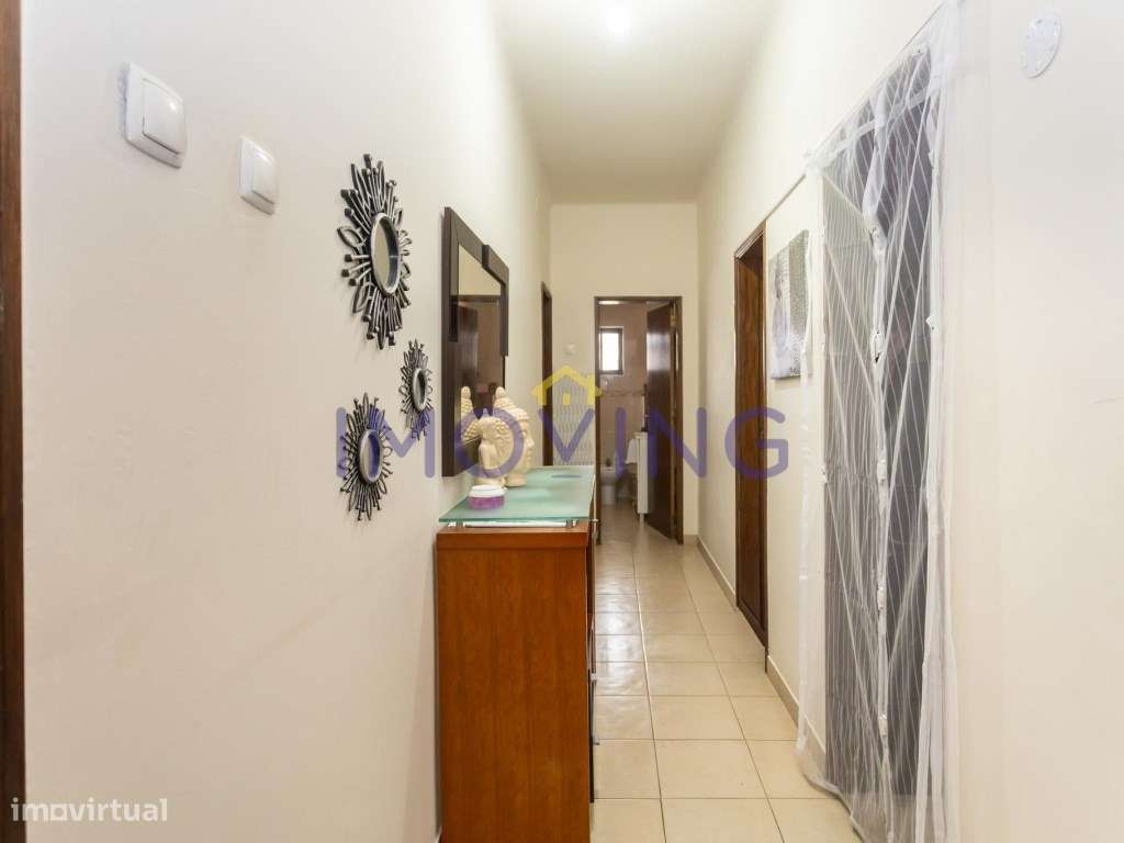 Apartamento T2 para venda no Barreiro-2