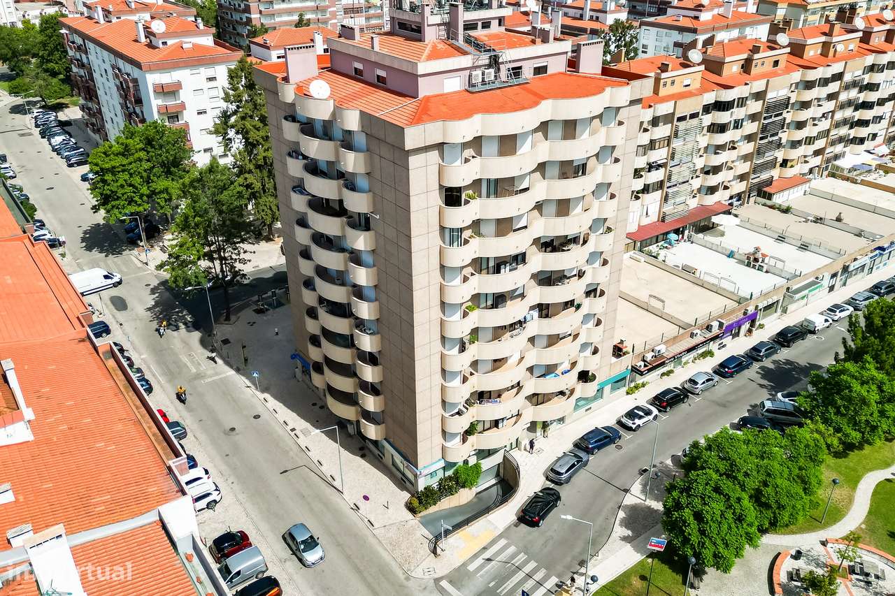 T4 com 184 m², garagem,  varandas e espaço para toda a família-32