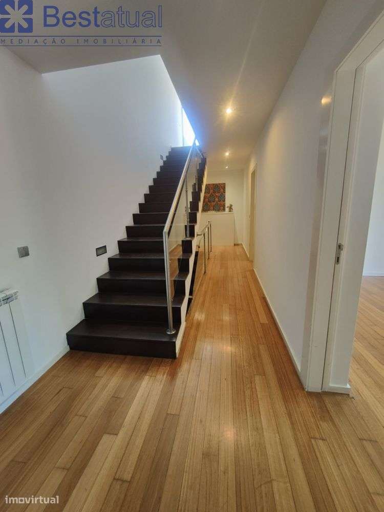 Moradia T 3 com piscina - Oportunidade!-30