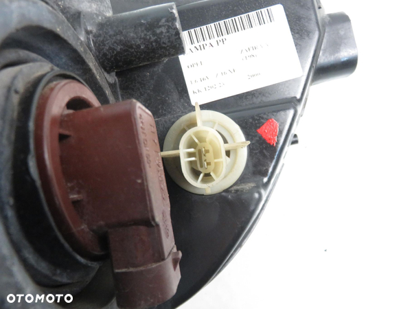 LAMPA PRAWA PRZEDNIA OPEL ZAFIRA A (T98) 90582022 - 6