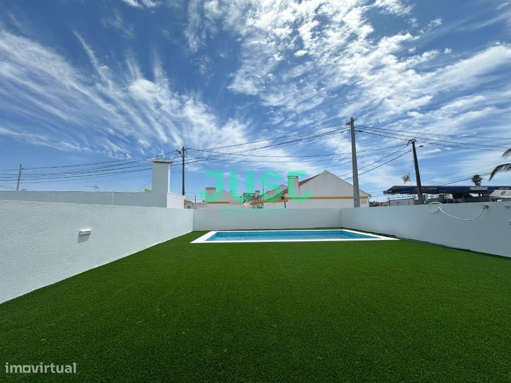 Moradia T3 + 1, pronta, nova a estrear, em banda, com piscina, jard... - Grande imagem: 4/27