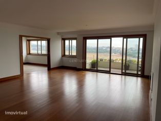 Apartamento T4 à Venda com Vista Mar no Empreendimento Portas do Mar e