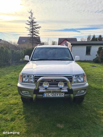 Toyota Land Cruiser 4.7 V8 - 8