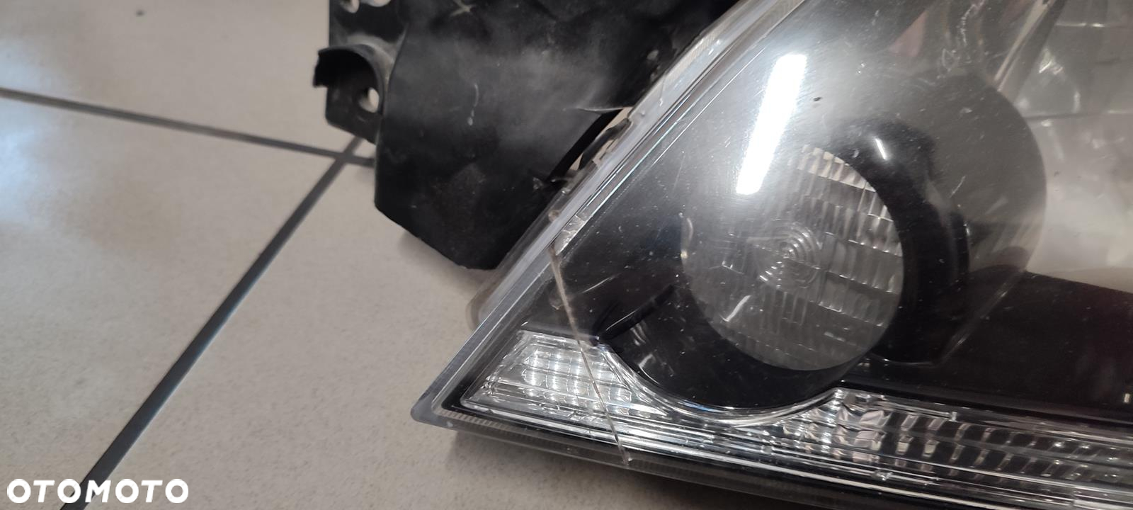 Mitsubishi Outlander I Lampa Przednia Lewa 03-05 - 2