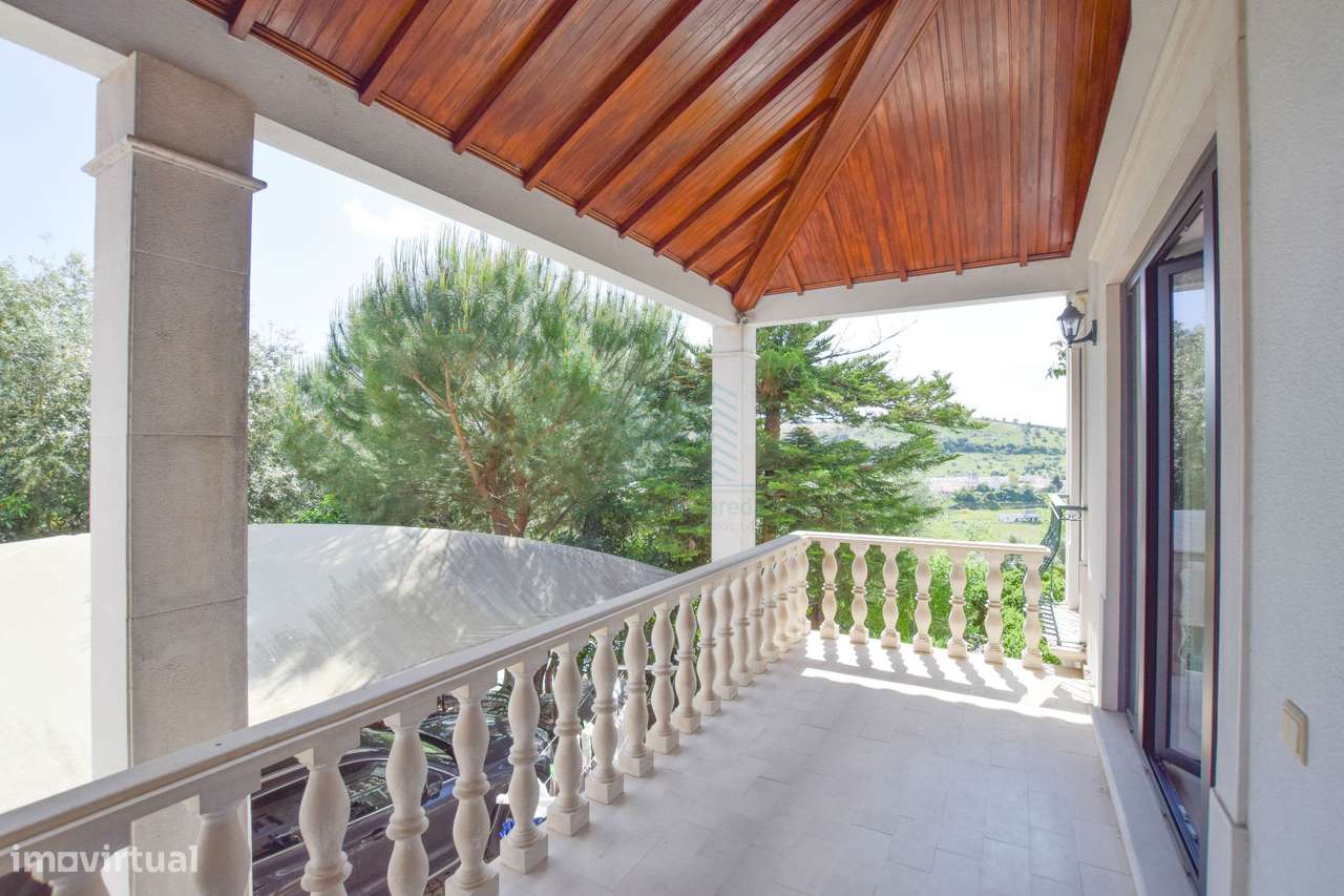 Moradia T3+2 com jardim e logradouro em Quinta da Silvã - Torres Novas-12