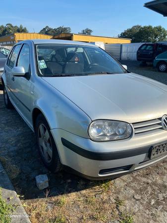 VW Golf IV 1.4i ás peças - 7