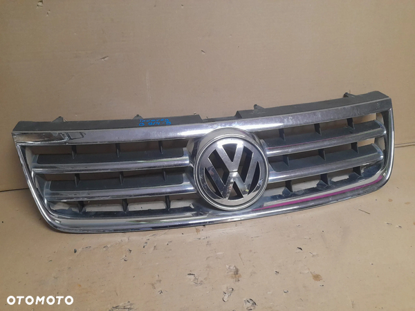 VW Touareg grill atrapa oryginał - 2