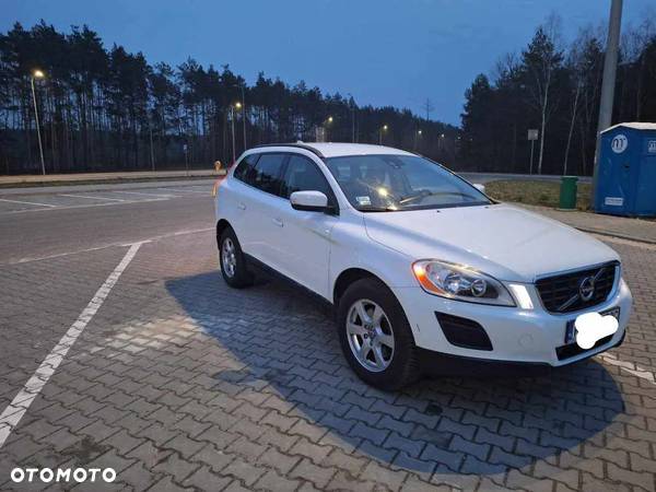 Volvo XC 60 D5 AWD Momentum - 2