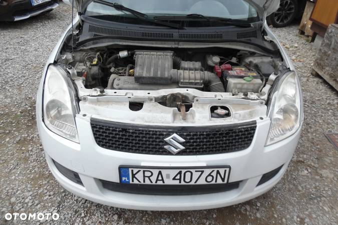 Suzuki Swift 1.3 Club - 5