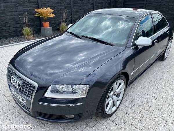 Audi A8 4.2 Quattro - 10