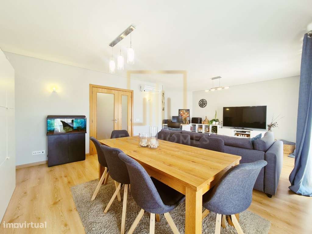 Apartamento T3 com Terraço e 3 WC, em Lagoa.-30