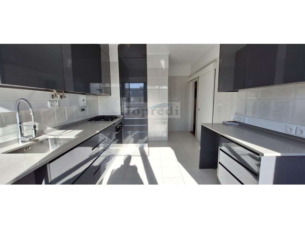 T2 com garagem Box - Grande imagem: 3/21