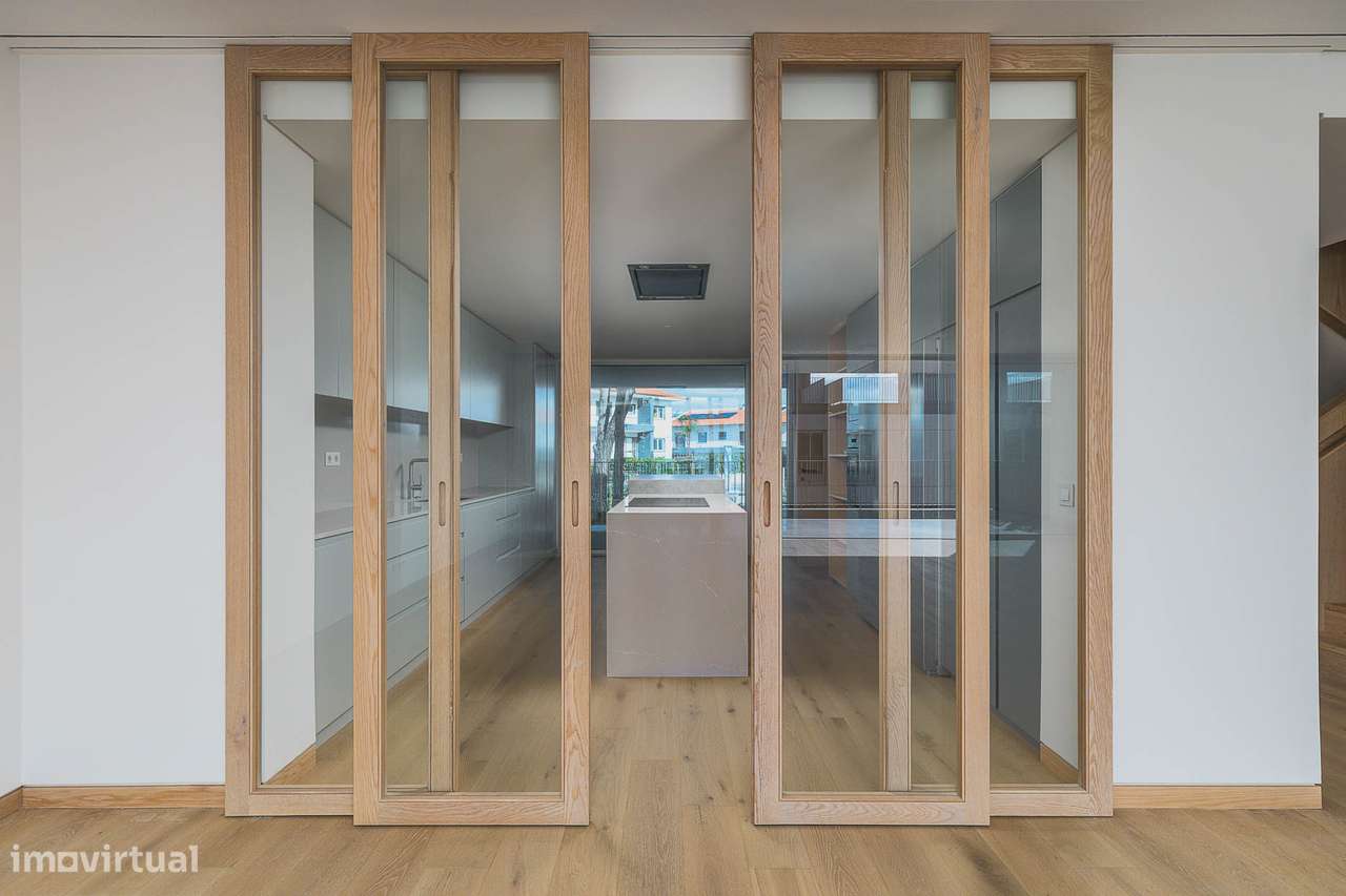 Moradia independente à venda na Rua Coronel Garcez de Lencastre, 404-8