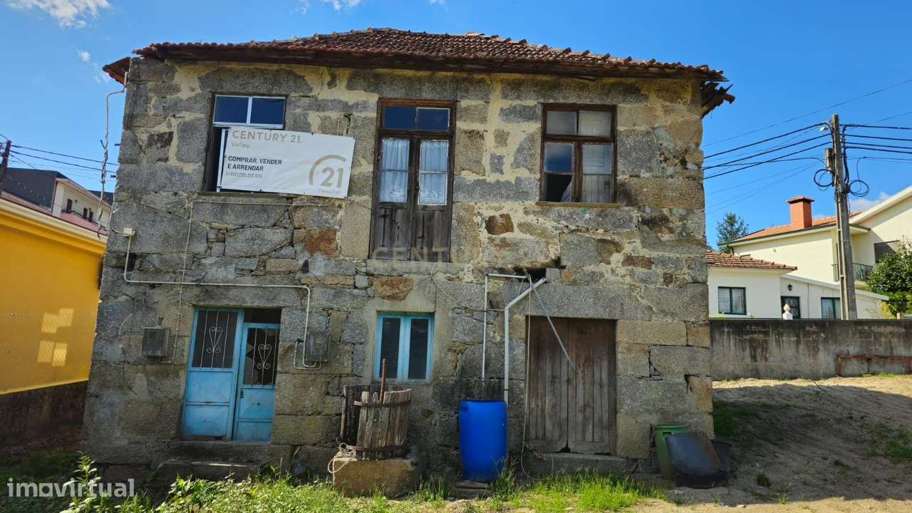 Moradia para recuperação + terreno com 1089m2 com viabilidade de const-1