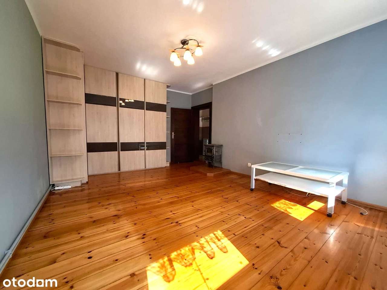 Uwaga! Nowa cena! Atrakcyjne mieszkanie w odnowionej kamienicy.-0