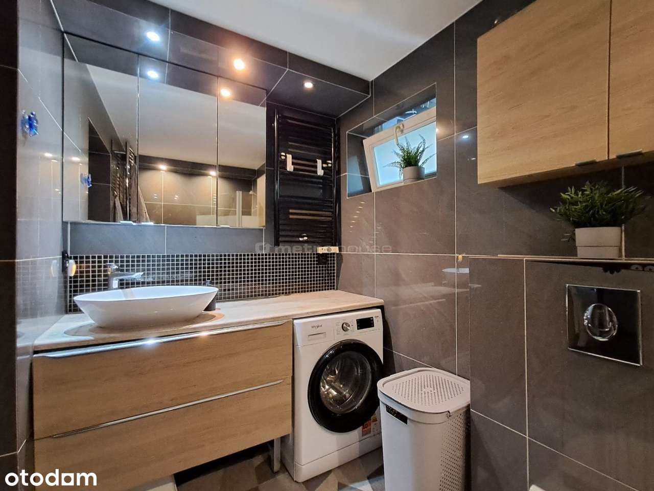 Przestronne mieszkanie z kominkiem_Własne wejście.-7