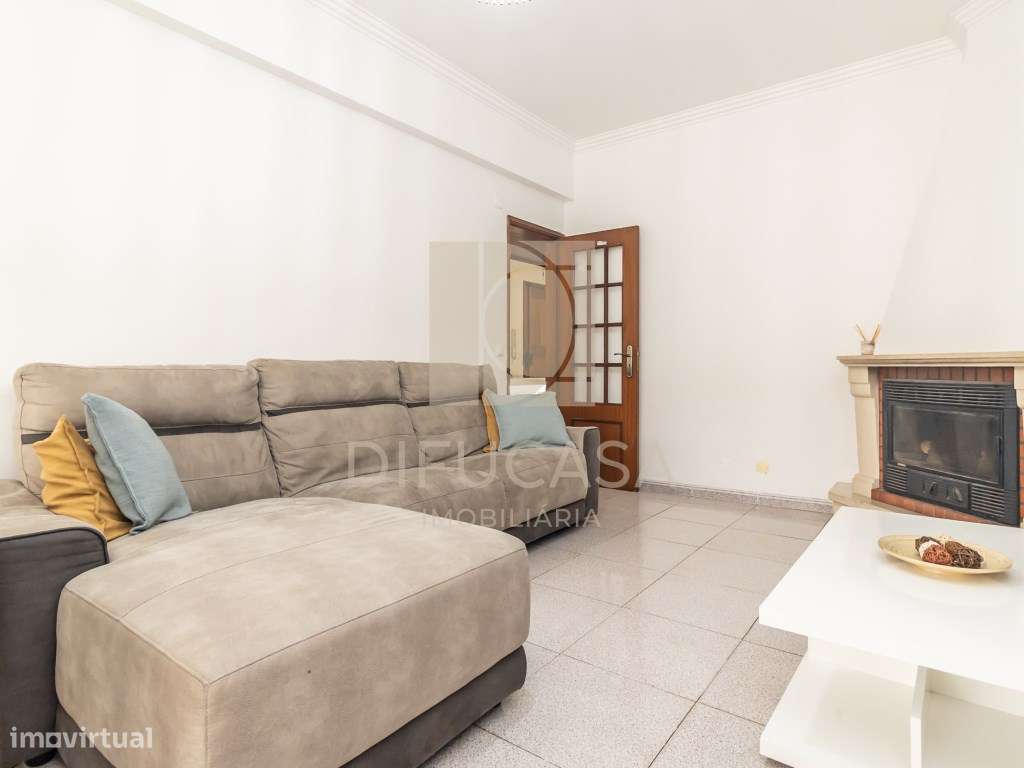 R260_Apartamento T3 Central no Feijó-11