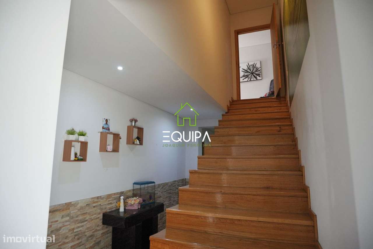 MORADIA ISOLADA T3+T2-24