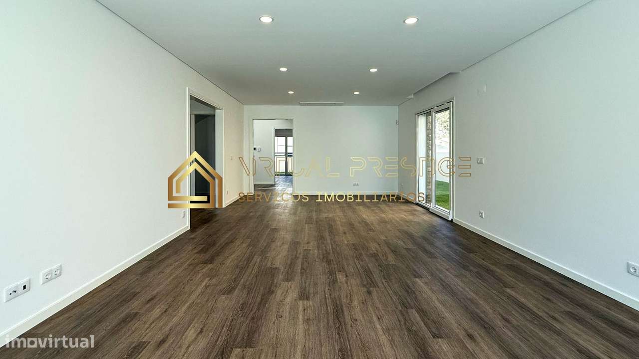 Moradia T4 Nova - 2 Suites - Piscina - Garagem - Valadares-11