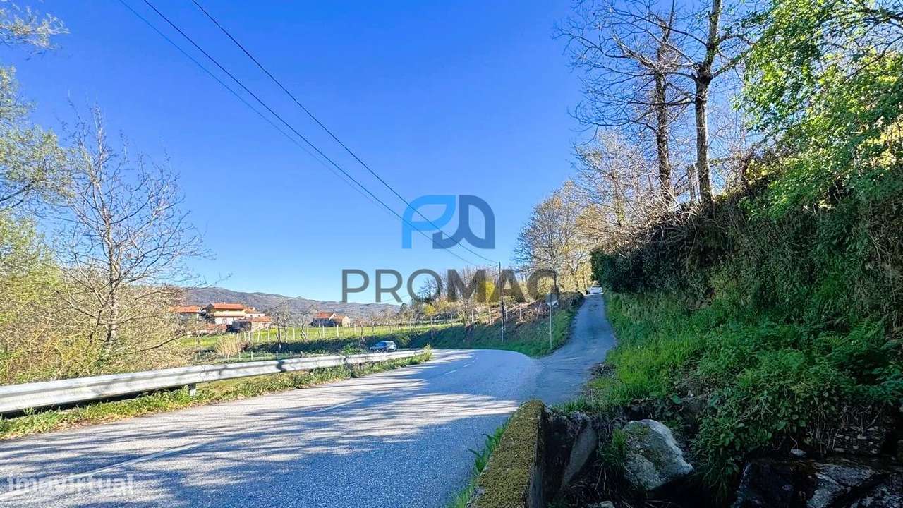 Oportunidade Única: Conjunto 3 Moradias em Granito Vistas Panorâmicas-3