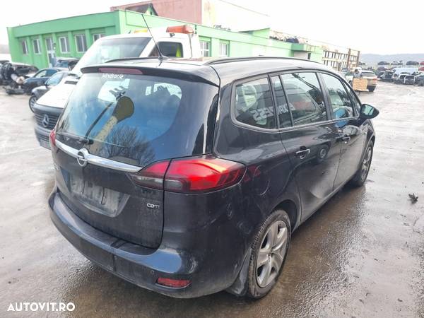 Dezmembrez Opel Zafira C 2015 motor 2.0cdti  136cp cod A20DT usa portiera stanga dreapta fata spate bara capota far trager stop 7 locuri scaune navigatie dezmembrari - 4