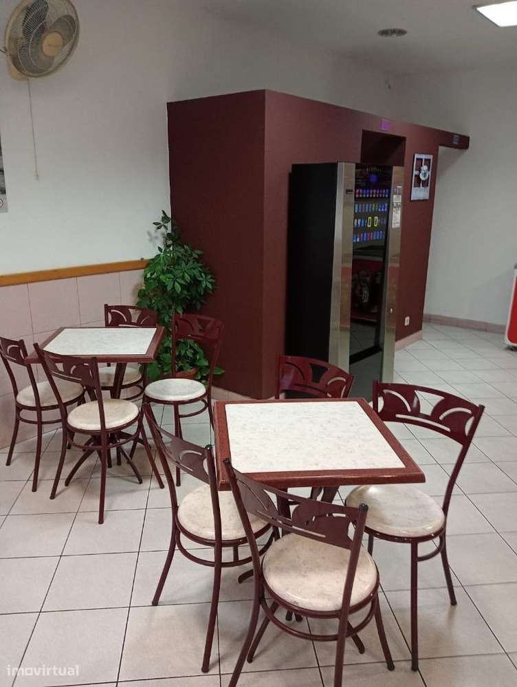 GRANDE OPORTUNIDADE ! TRESPASE DE CAFE EM GAIA-55