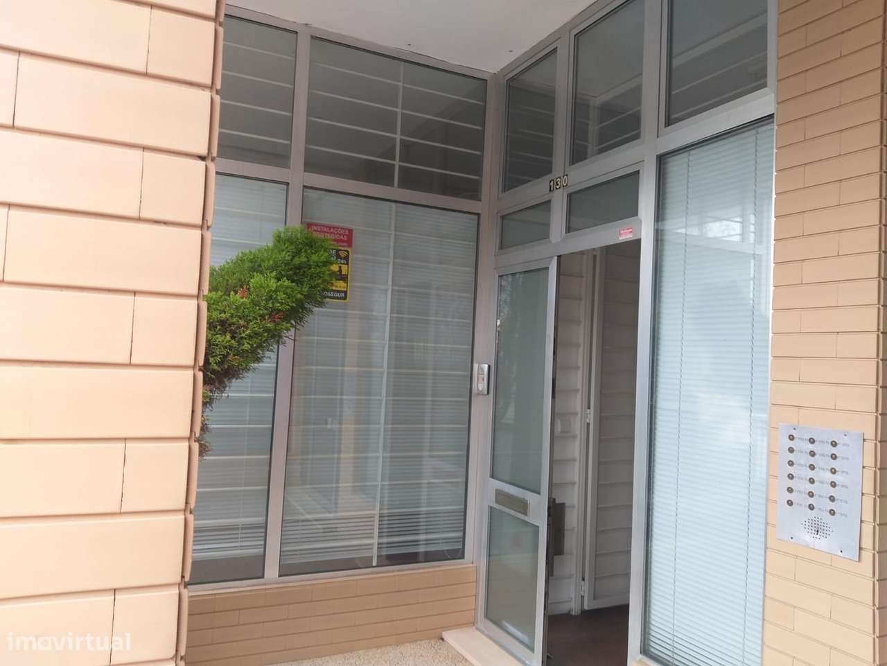 Espaço Comercial no Porto Contumil - Grande imagem: 5/26