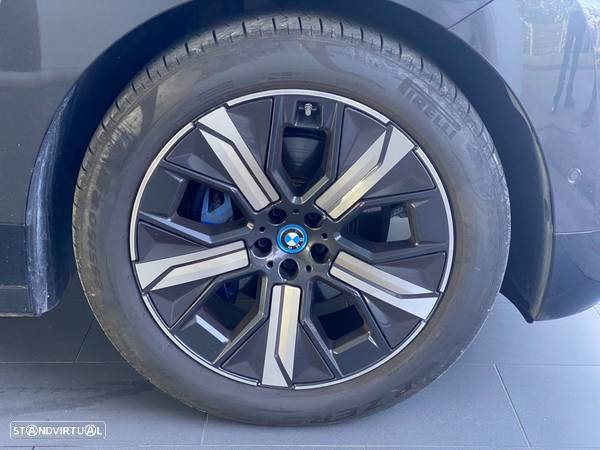 BMW iX xDrive 40 Pack Desportivo - 2