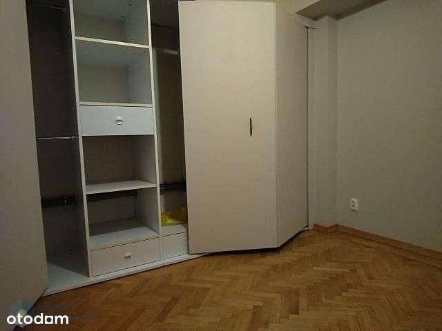 Lokal idealny dla rodziny lub na siedzibę firmy!-8