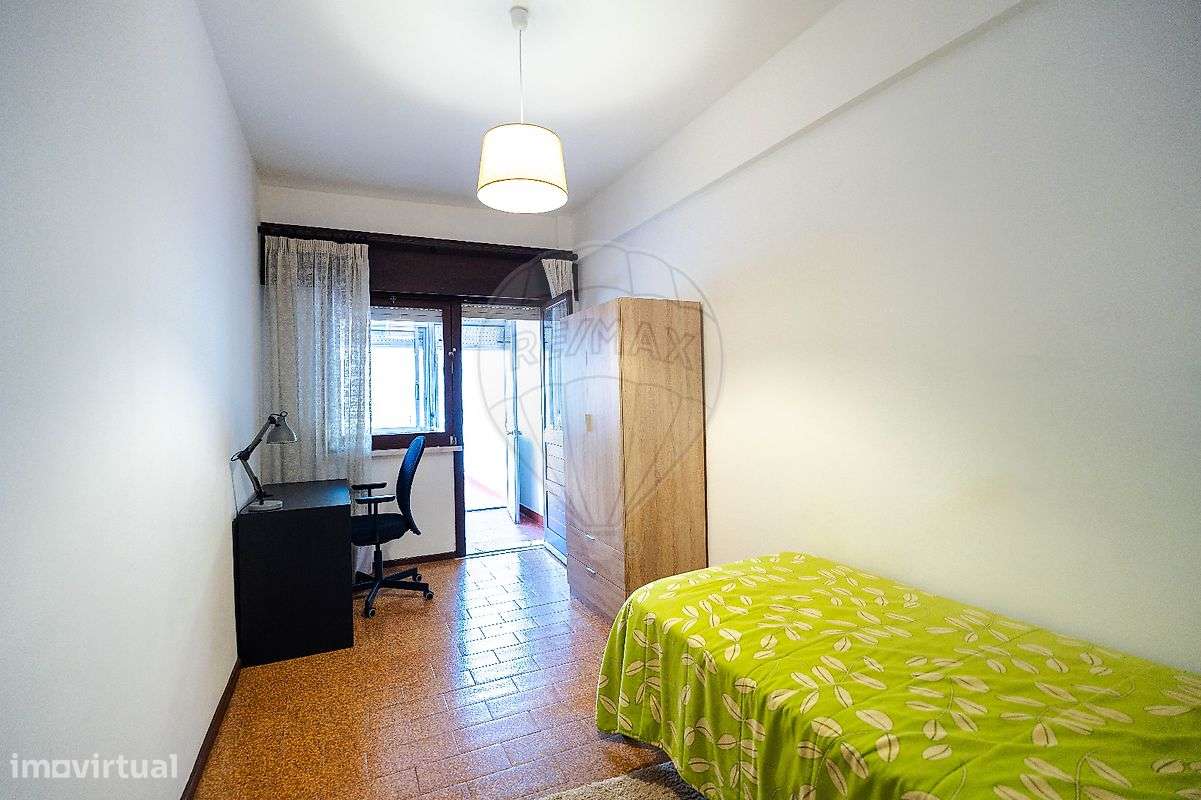Apartamento T4 c/ Terraço-16