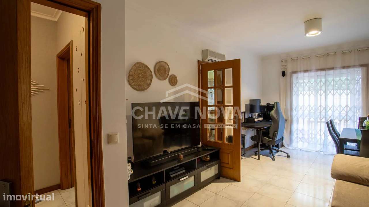 T1+1 c/ Terraço e Lugar de Garagem em Vilar do Paraíso-1