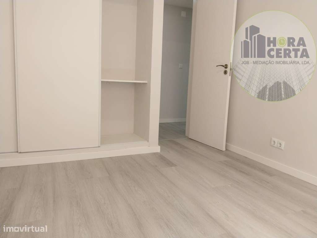 Apartamento T2 em Corroios!-8