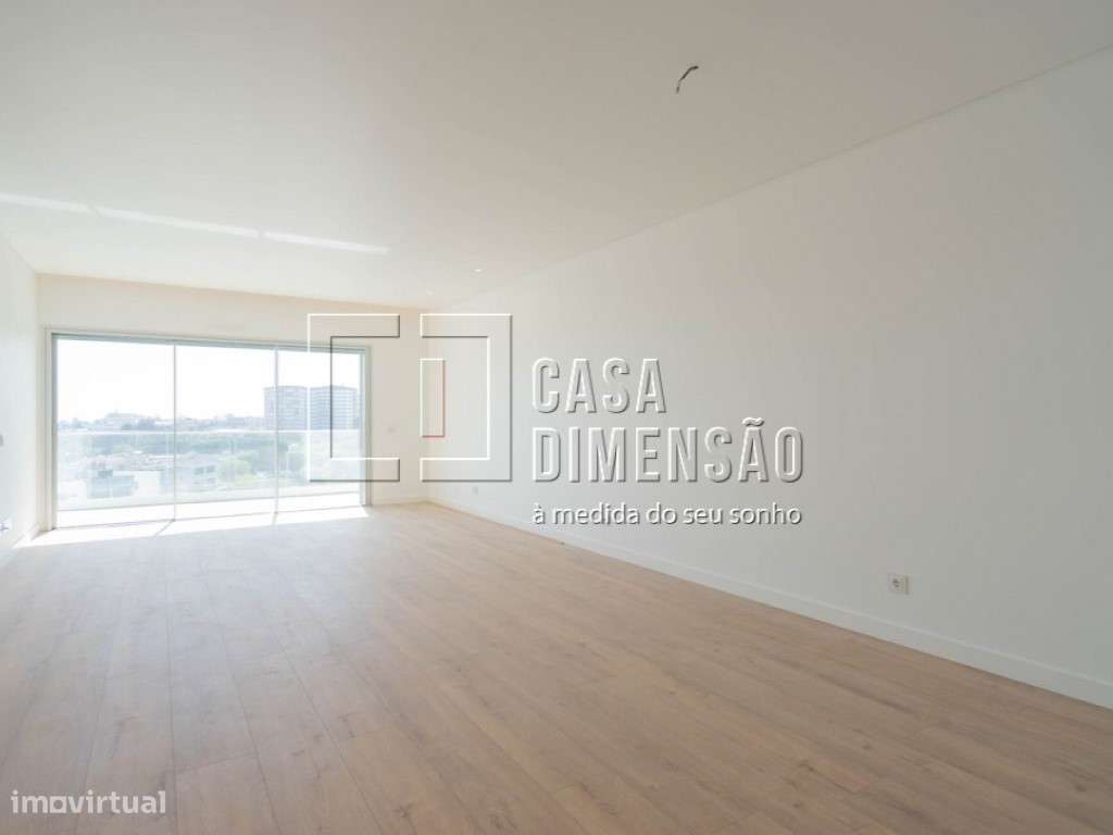 Apartamento de tipologia T3 na melhor zona de Carnaxide, com varand... - Grande imagem: 4/48