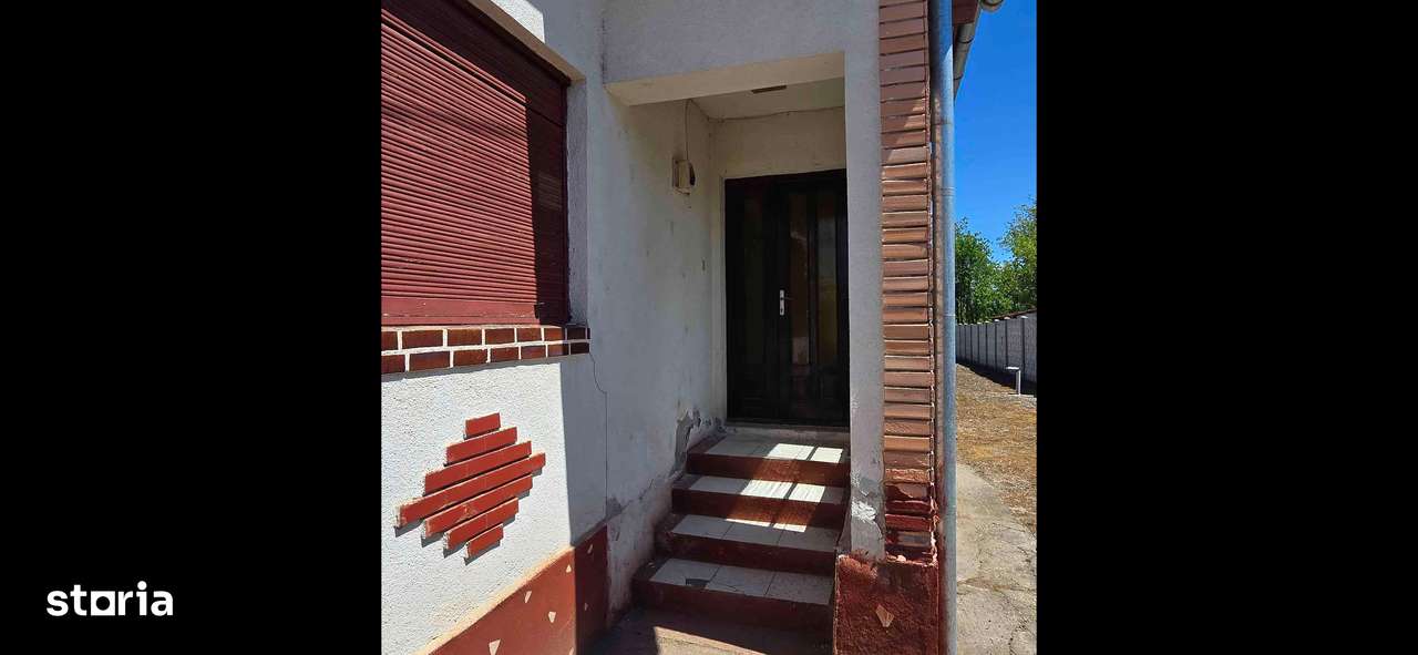Casă în Cristur cu trei camere. - Imagine principală: 3/11