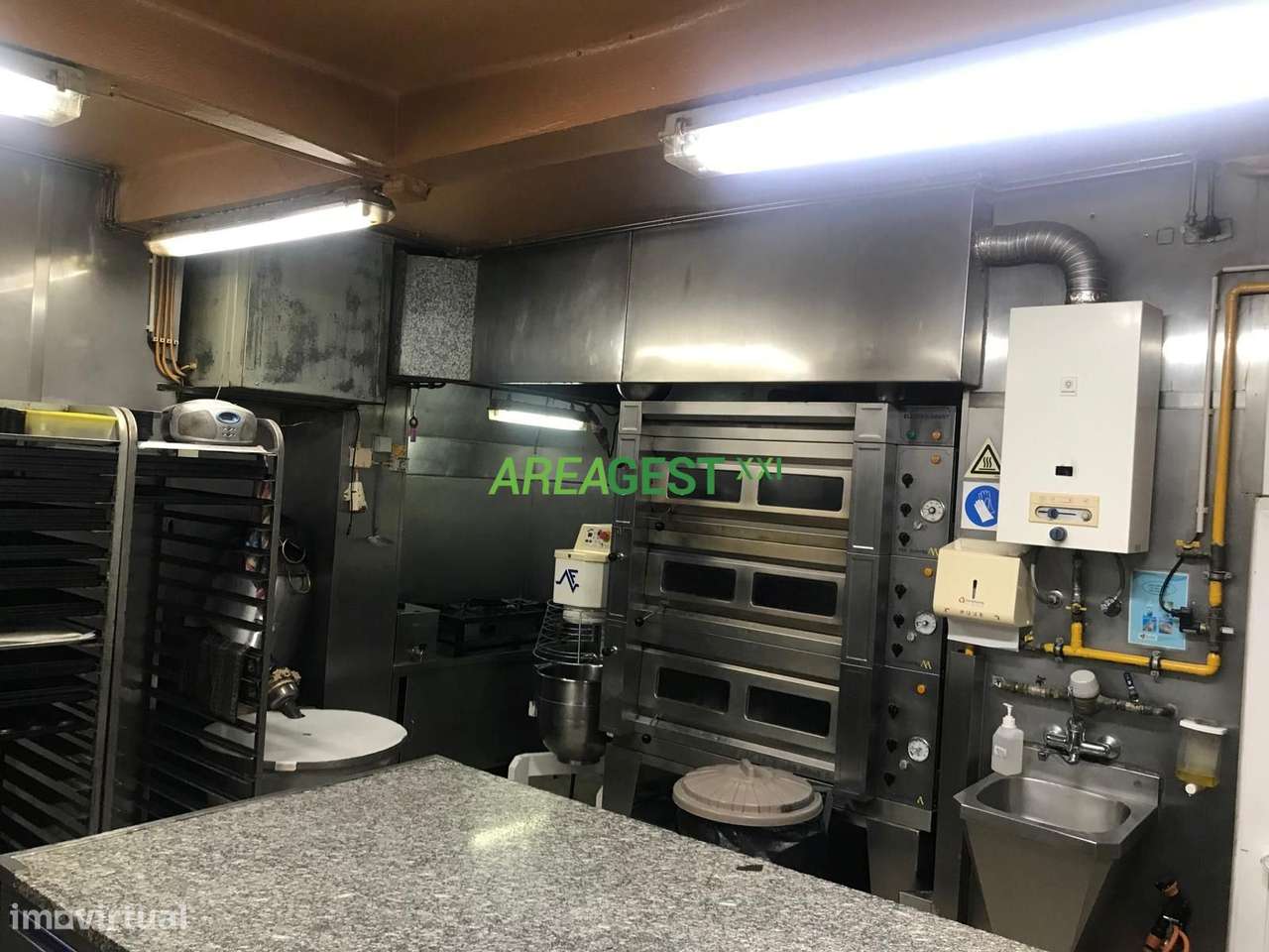 Pastelaria/ Confeitaria e fabrica para venda em Lisboa-5