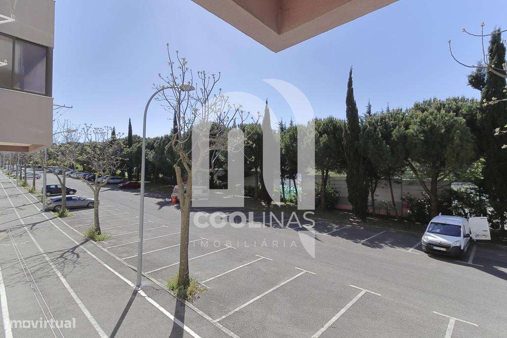 Apartamento T3 transformado em T2 no Borel.-18