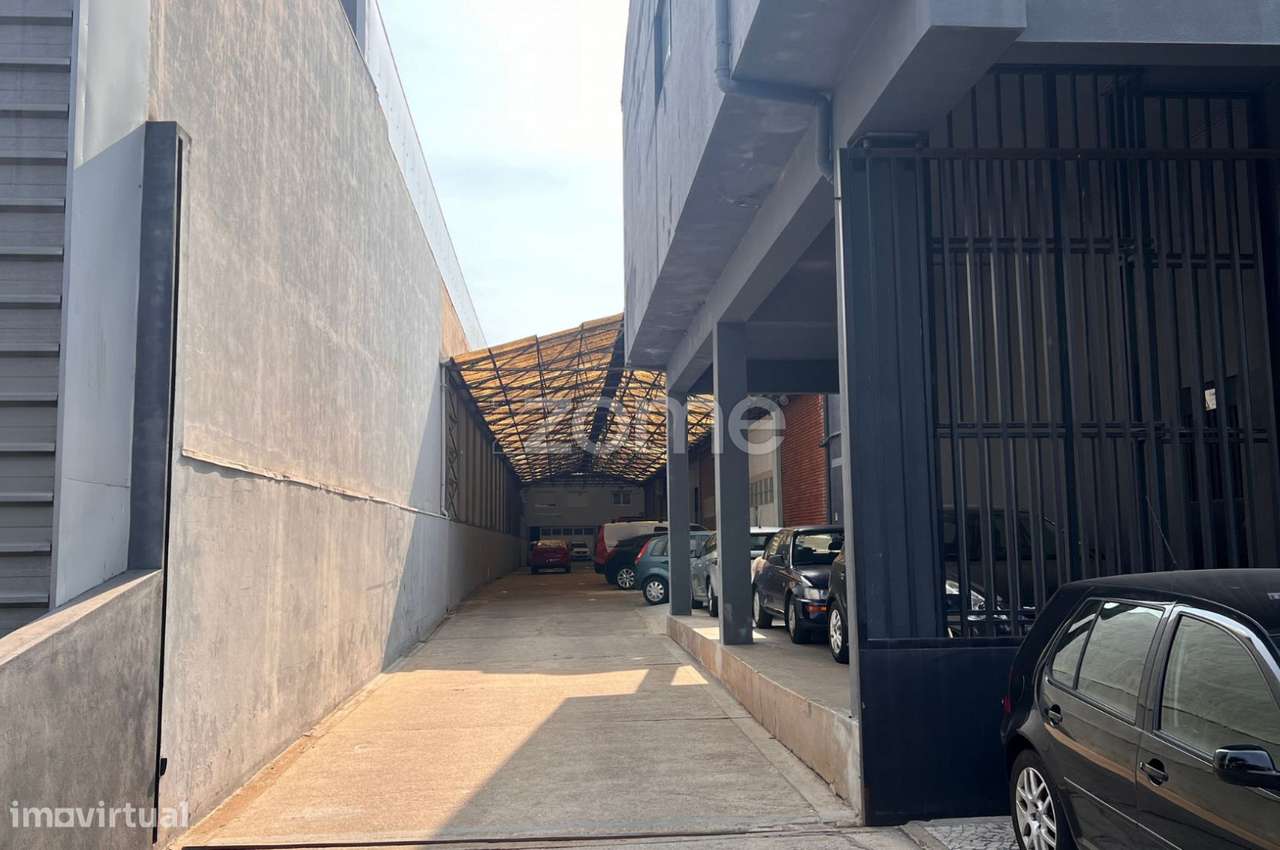 PRÉDIO INTEGRADO: 4 ARMAZÉNS, ANEXOS E GARAGEM Z. INDUSTRIAL RAMALDE - Grande imagem: 4/17