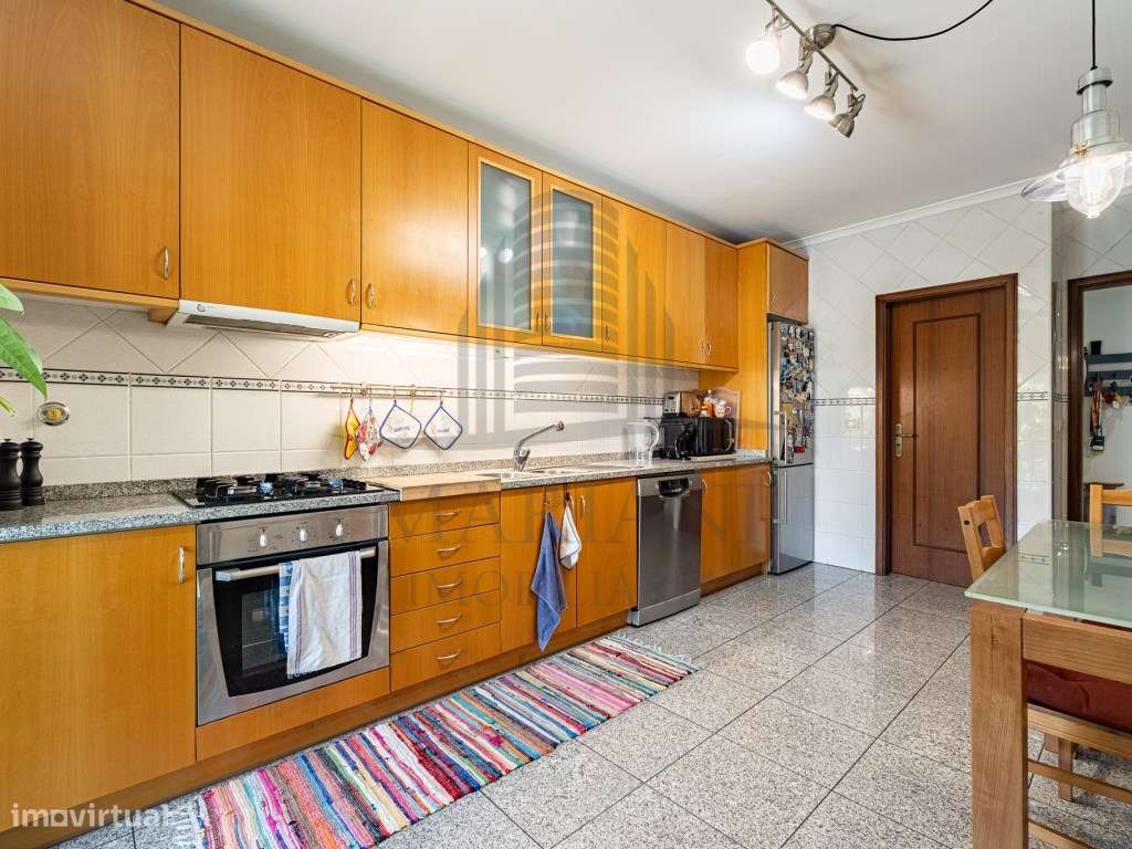 Apartamento T4+1 Duplex em Excelente Estado - Localização Central-10