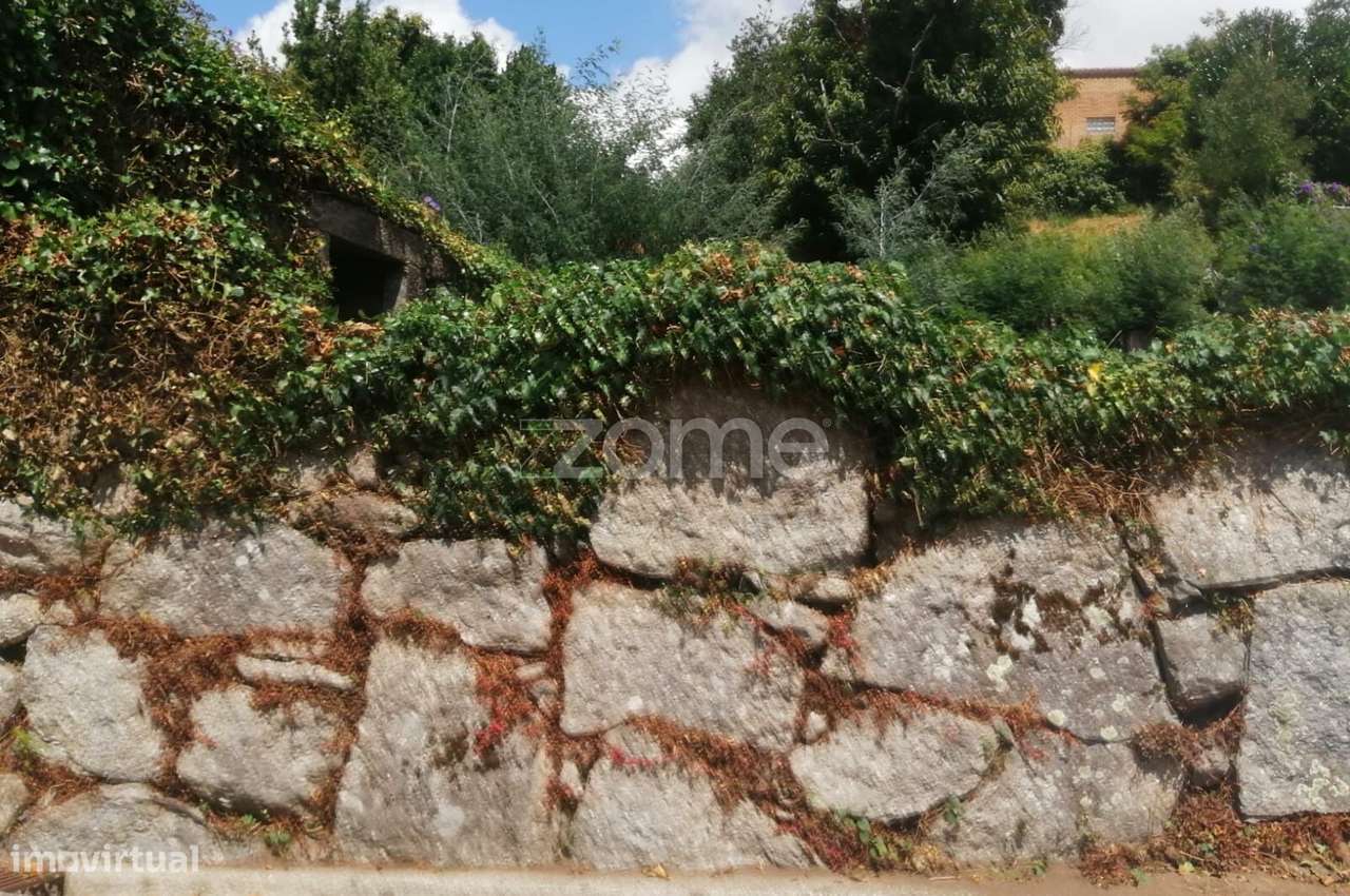 Moradia para Requalificação com Terreno em Paredes de Coura - Grande imagem: 2/14