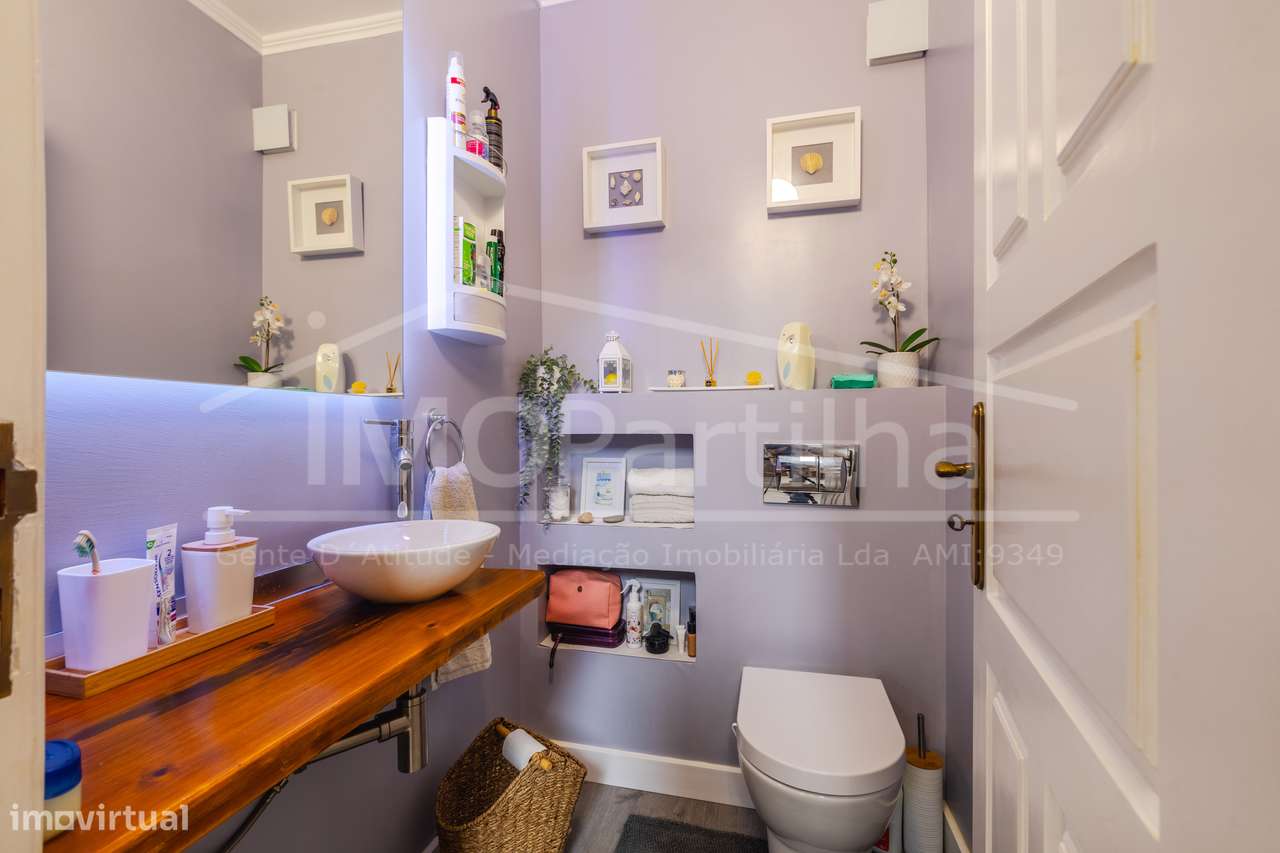 Moradia T3 | 212m2 | c/Jardim e Garagem | Odivelas-3