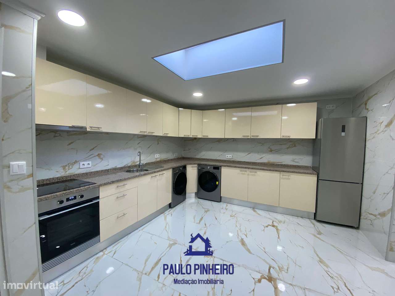 Moradia T4+1 Totalmente Renovada – Campanhã-1