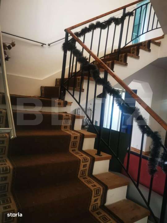 Casa 10 camere, 300 mp utili , teren 700 mp - Imagine principală: 3/11