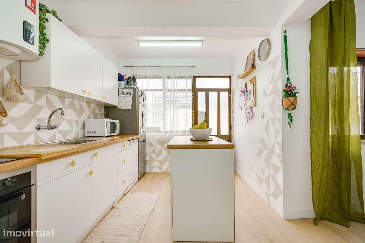 APARTAMENTO T3 | REMODELADO | TERRAÇO 100M2 | MEM MARTINS |  ELEVADOR-10